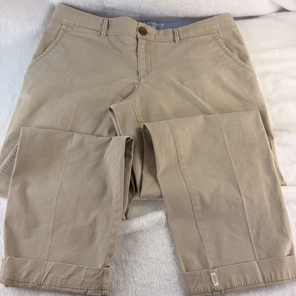 Banana Republic Women's City Chino Khaki Straight Leg Pants 6 Classy Minimalist